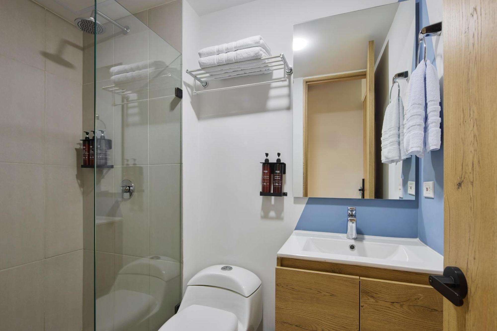 30 Living Suites Medellín Eksteriør billede